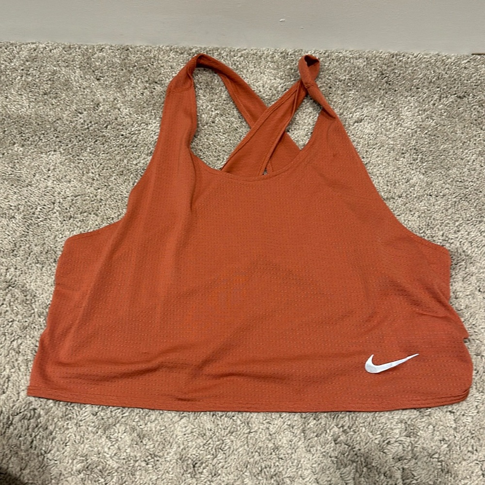 Nike cross back exercise crop top